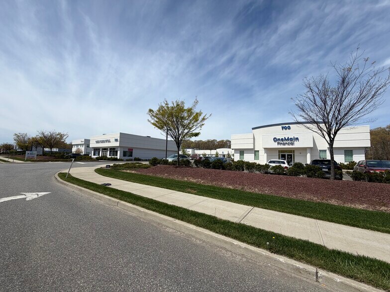 More Photos Of 700 Old Country Rd, Riverhead Medical For Lease