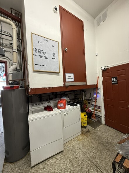 More Photos Of 3026-3030 W Carroll Ave, Chicago Warehouse For Lease