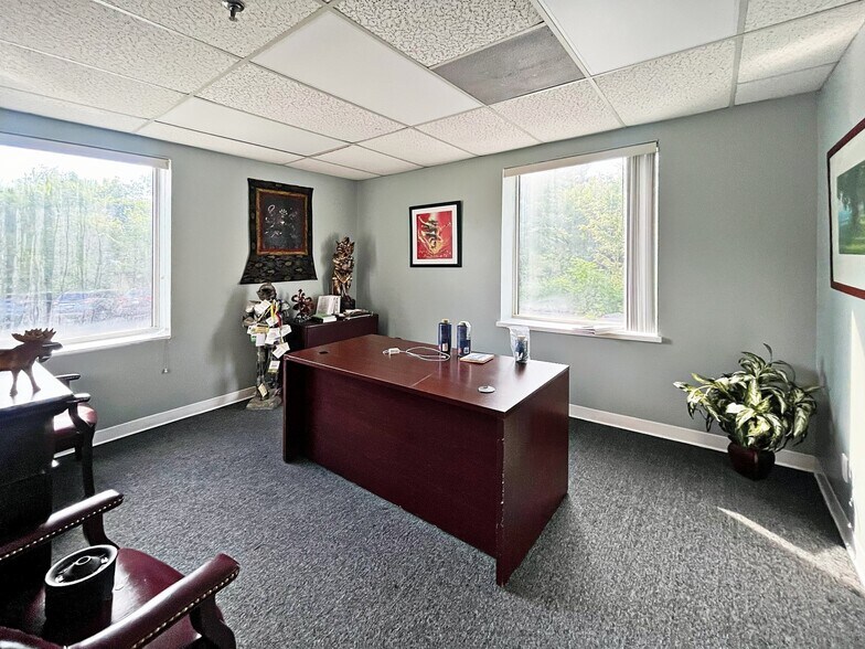 More Photos Of 100 Weymouth St, Rockland Coworking Space