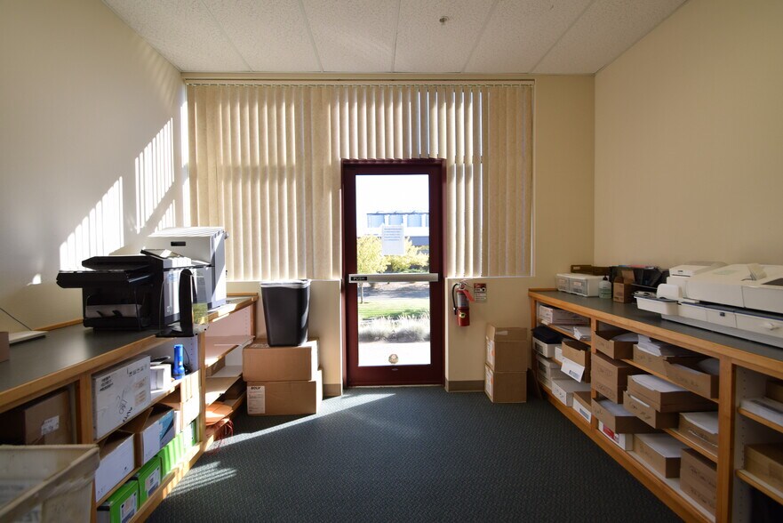 More Photos Of 920 SW Emkay Dr, Bend Office For Lease