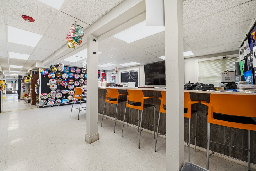 More Photos Of 47 Chelmsford St, Chelmsford Storefront Retail Residential For Sale