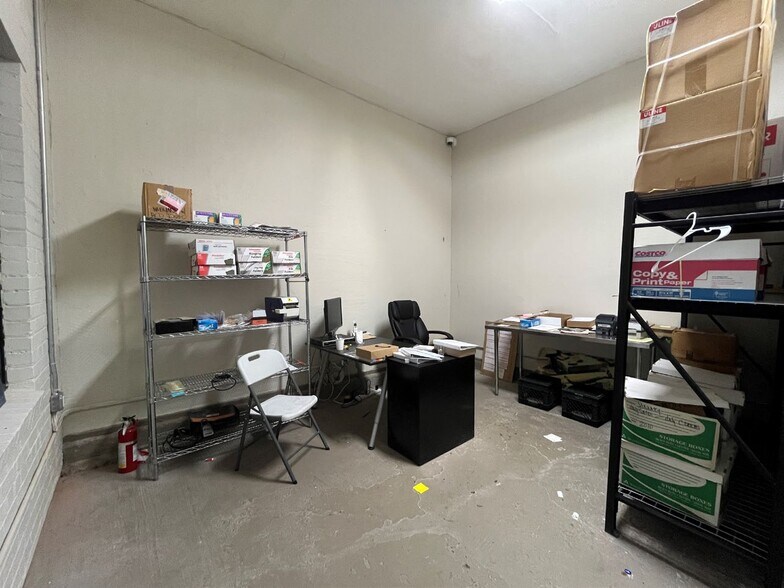 More Photos Of 2575 San Pablo Ave, Berkeley Freestanding For Lease