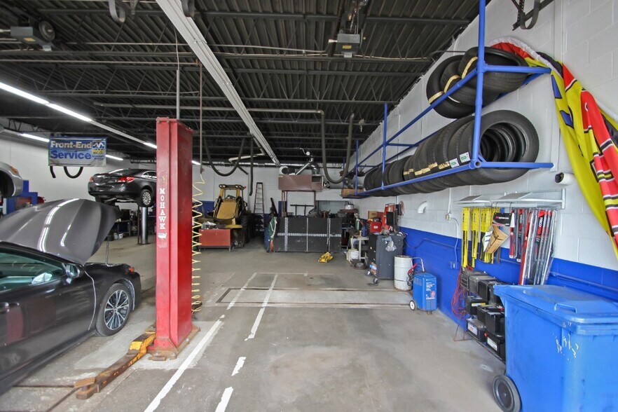 More Photos Of 284 S Broadway, Lawrence Auto Dealership For Sale