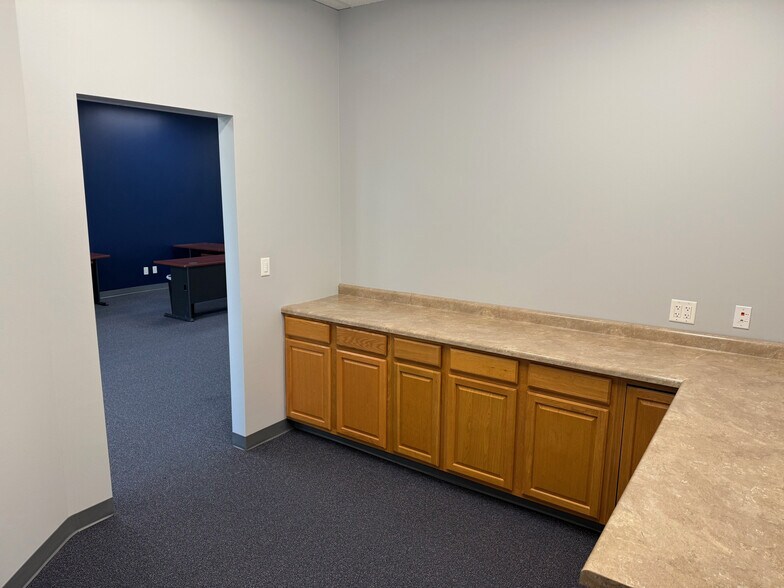 More Photos Of 8191 Birchwood Ct, Johnston Flex For Sale