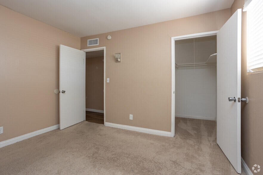 More Photos Of 93 Kings Way, Sierra Vista Apartments For Sale