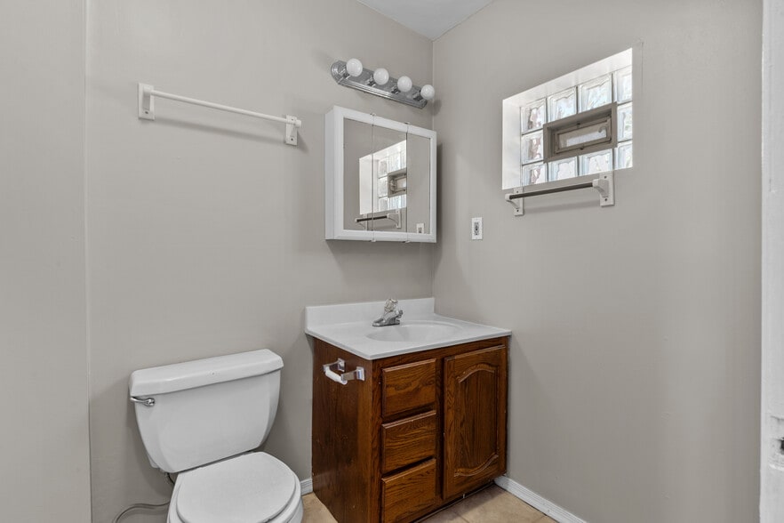 More Photos Of 1709 S 8th St, Saint Louis Apartments For Sale