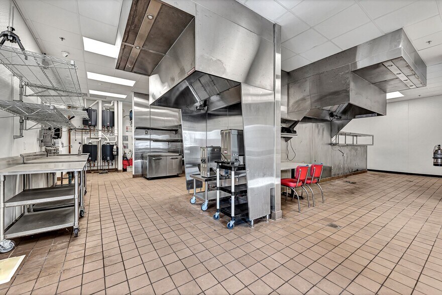 More Photos Of 4280 W Martin Luther King Blvd, Fayetteville Restaurant For Sale