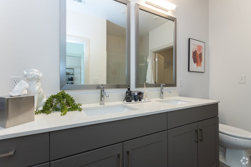 More Photos Of 145 New Bern St, Charlotte Apartments For Lease