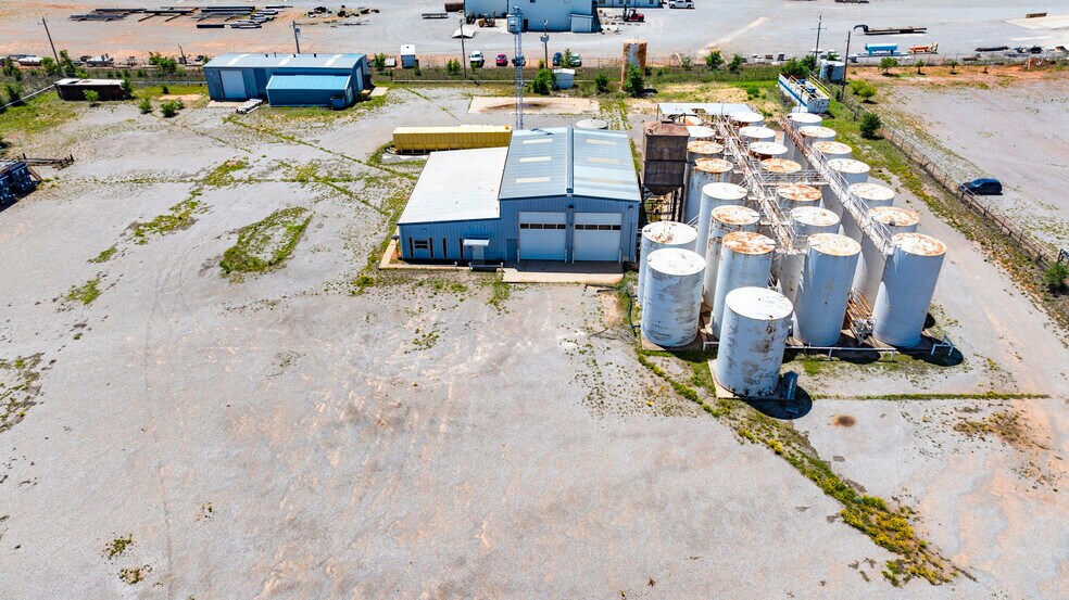 More Photos Of 520 Robison dr, Elk City Industrial For Sale