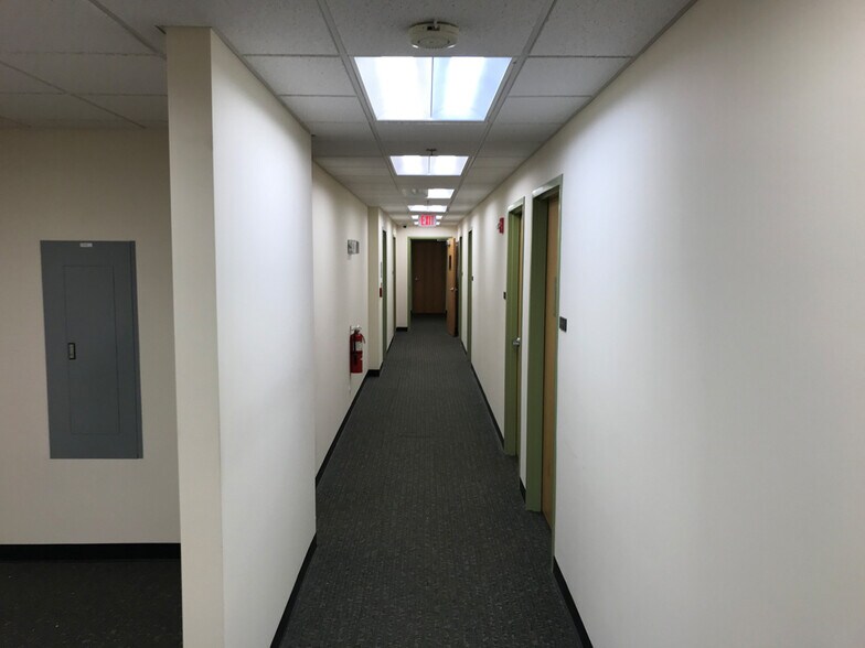 More Photos Of 405 Shawmut Ave, La Grange Self Storage For Lease