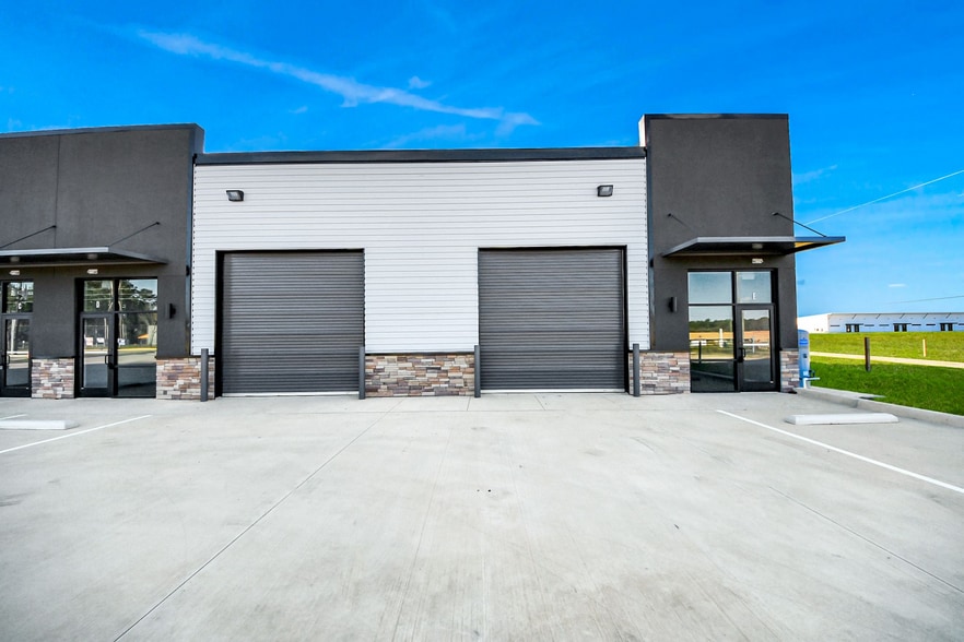 More Photos Of 18011 Cypress Rose Hill Rd, Cypress Unknown For Lease