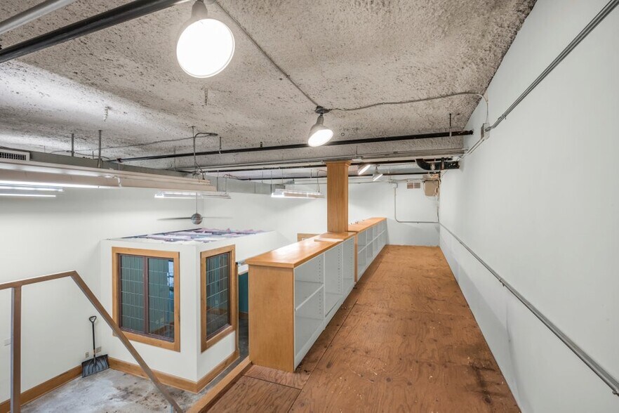 More Photos Of 2836 Lyndale Ave S, Minneapolis Office For Lease