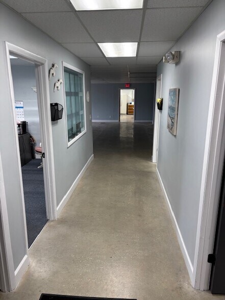 More Photos Of 2760 Business Center Blvd, Melbourne Warehouse For Sale