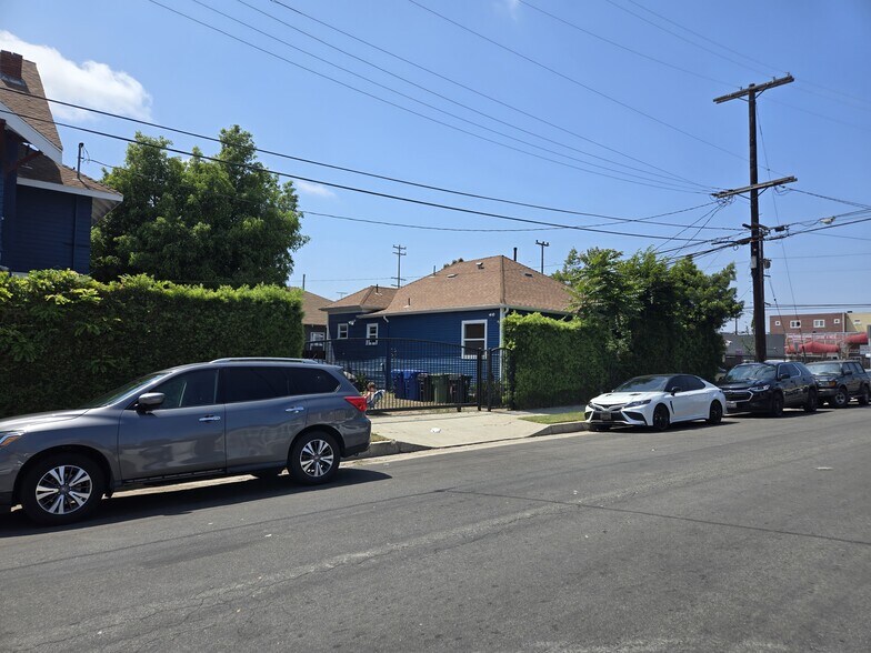 More Photos Of 1327 W 35th St, Los Angeles Apartments For Sale