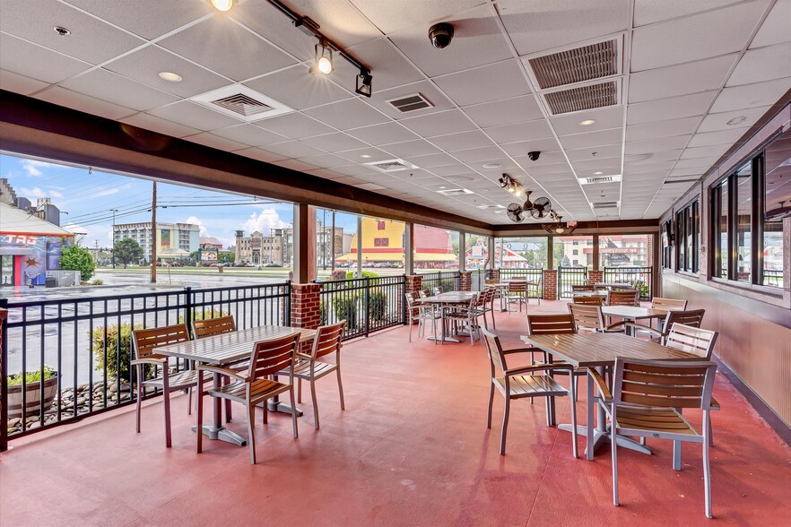 More Photos Of 2794 Parkway, Pigeon Forge Restaurant For Lease