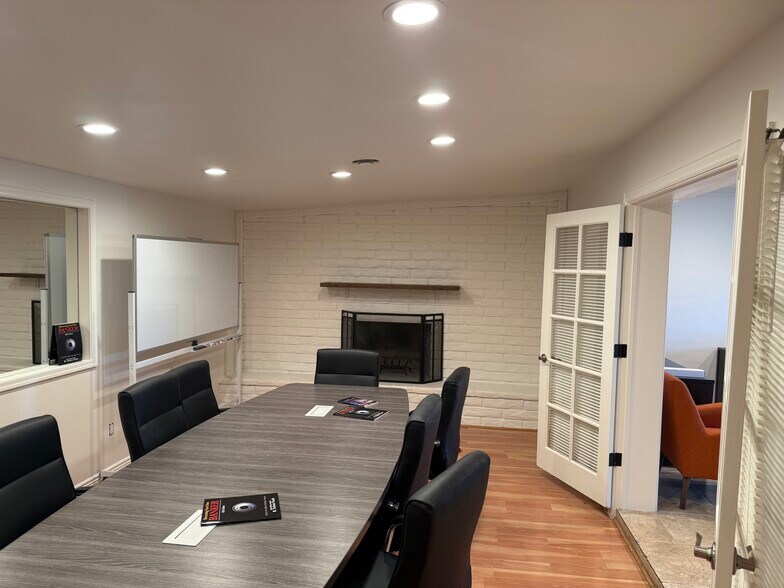 More Photos Of 1711-1713 E Colter St, Phoenix Office Residential For Lease