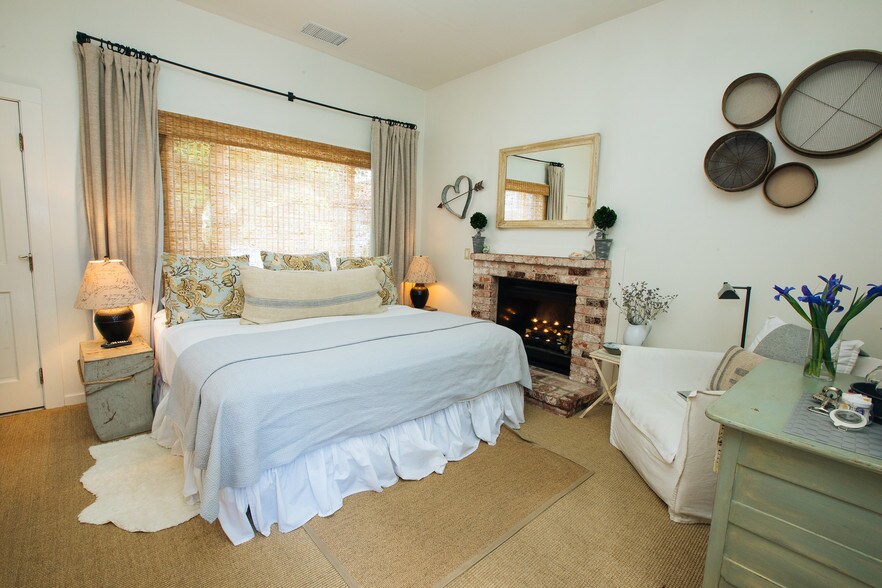 More Photos Of 171 W Spain St, Sonoma Hospitality For Sale