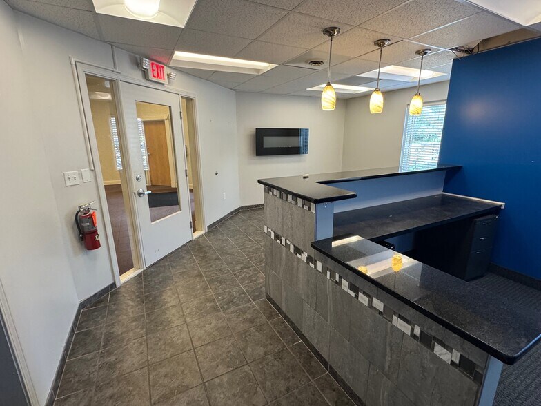 More Photos Of 550 Latona Rd, Rochester Office For Lease