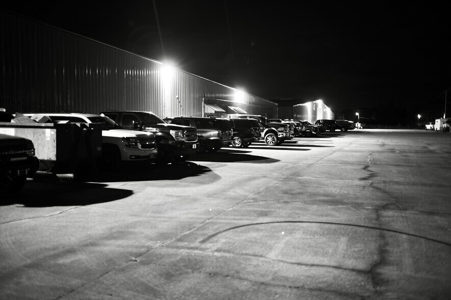 More Photos Of 847 W Main St, Lake City Warehouse For Lease