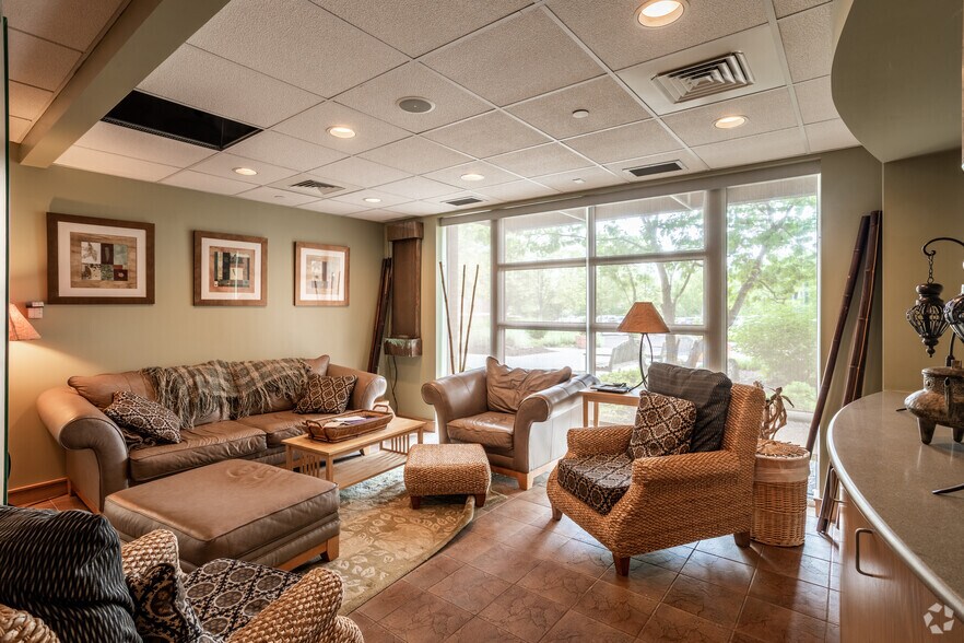 More Photos Of 847 Easton Rd, Warrington Office For Sale