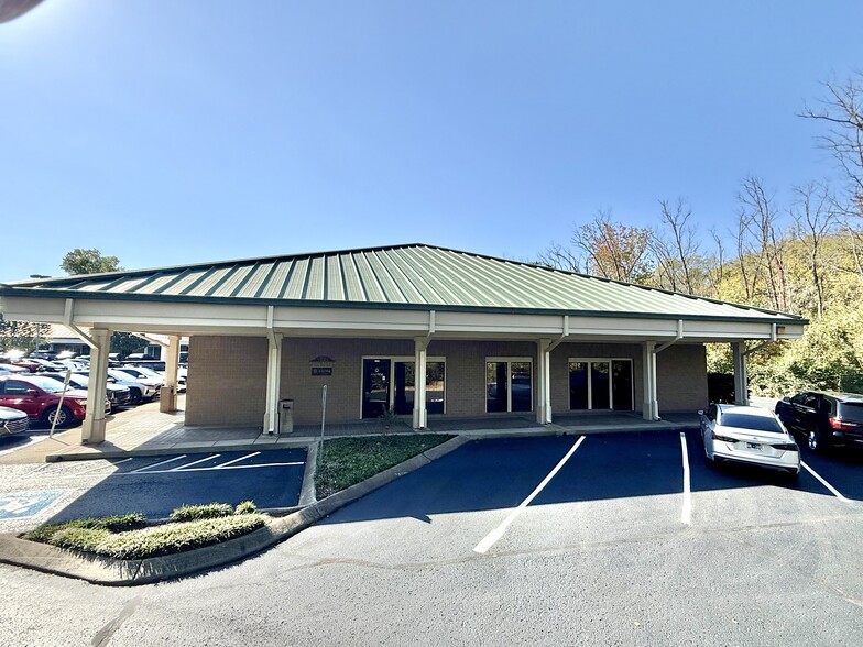 Primary Photo Of 1001-1045 N Highland Ave, Murfreesboro Medical For Sale