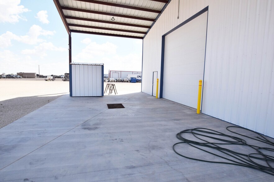 More Photos Of 8340 Boles Rd., Odessa Warehouse For Lease