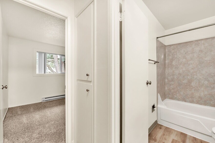 More Photos Of 16300-16400 E Burnside St, Gresham Apartments For Sale