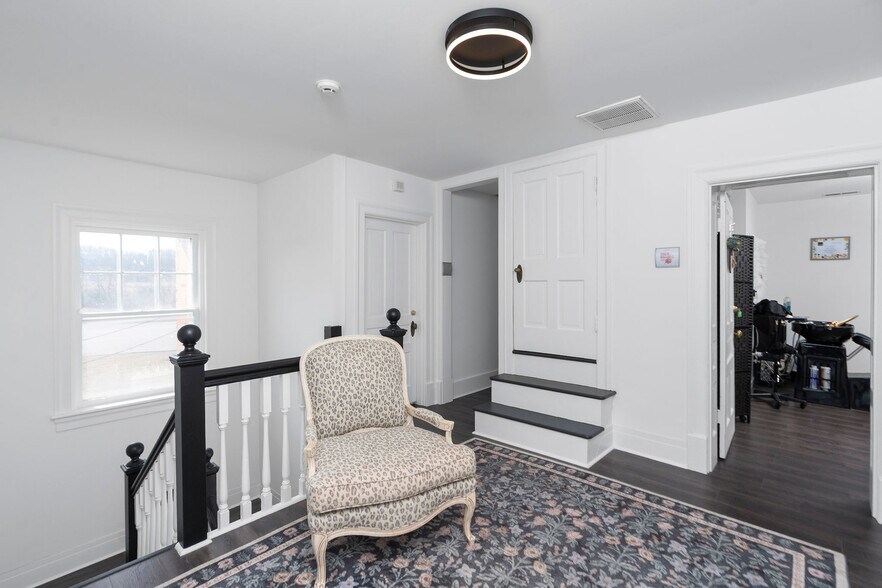 More Photos Of 30 Ladd Rd, Fishersville Office For Sale