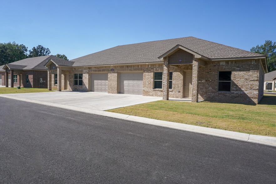 More Photos Of 404 W Matthews St, Brookland Apartments For Sale