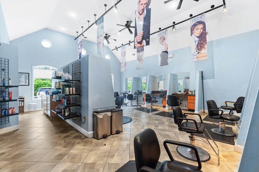 More Photos Of 137 Rutherford Ave, Franklin General Retail For Lease