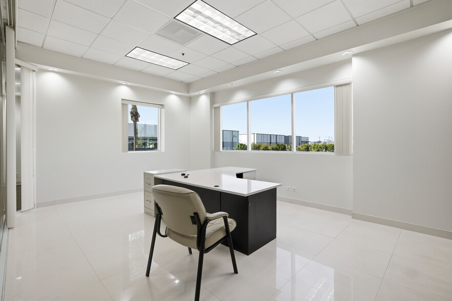 More Photos Of 15 Whatney, Irvine Research And Development For Lease