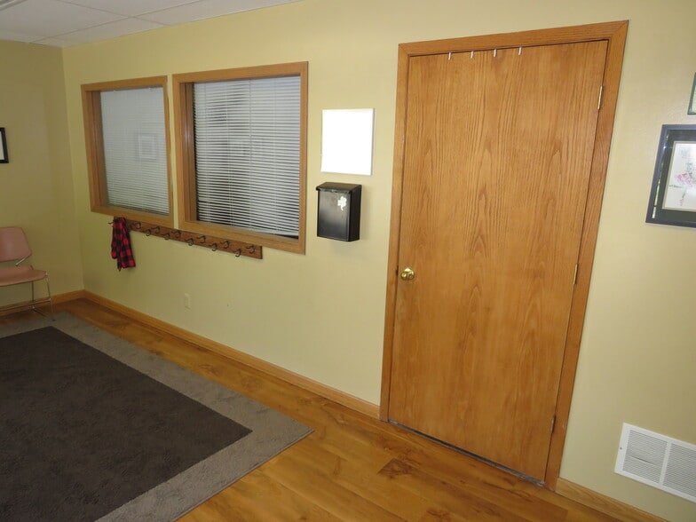More Photos Of 113-137 W Wapella St, Minooka General Retail For Lease
