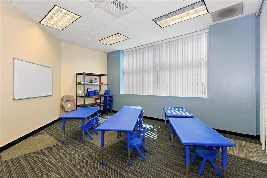 More Photos Of 7970 Cherry Ave, Fontana Showroom For Lease