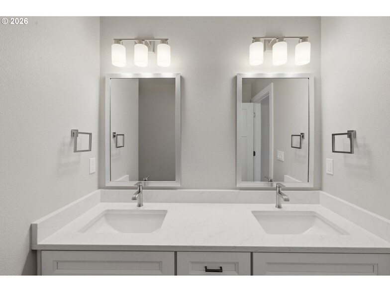 More Photos Of 4011 SW Royal Ave, Gresham Specialty For Sale