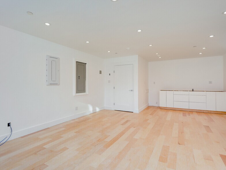 More Photos Of 1105 Pandora Ave, Victoria Apartments For Sale
