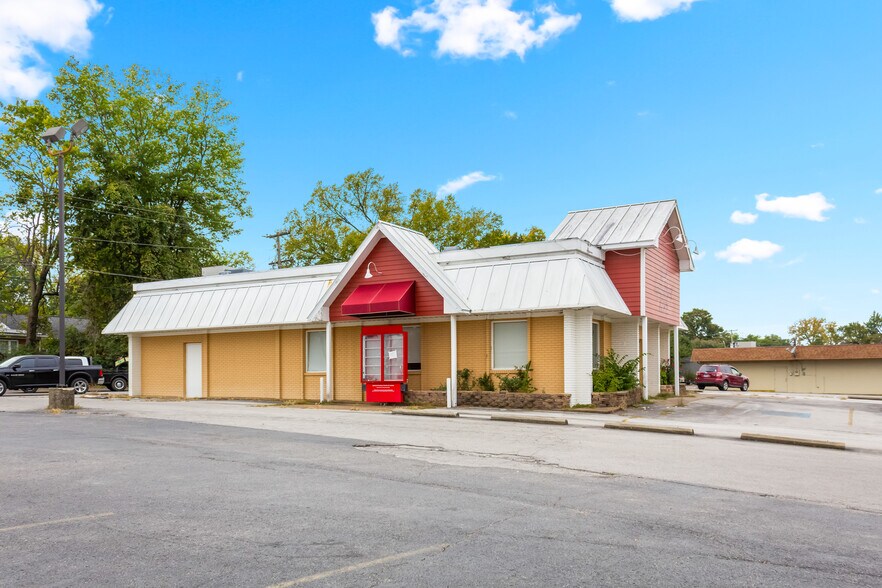 More Photos Of 2303 Ft. Campbell Blvd, Hopkinsville General Retail For Sale