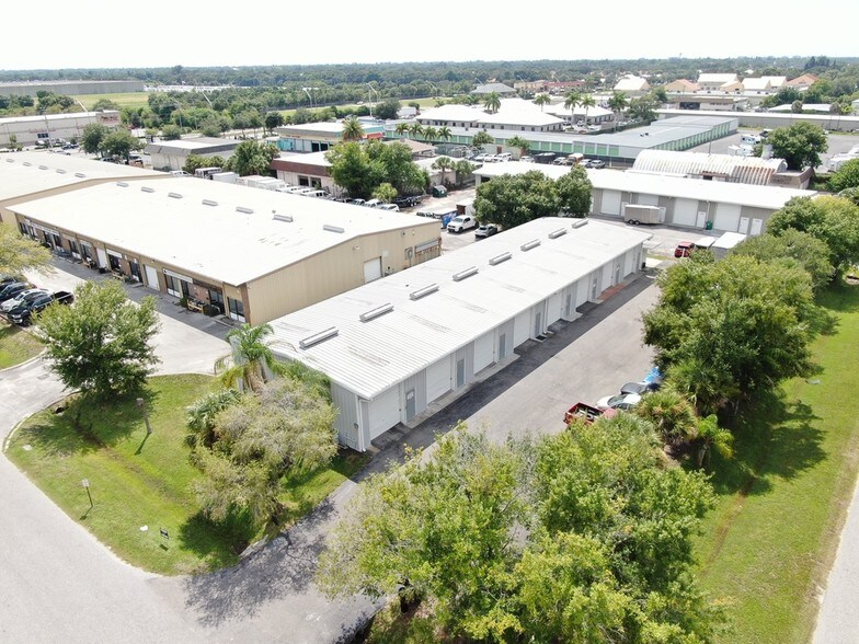 Primary Photo Of 4251 Derek Way, Sarasota Warehouse For Lease