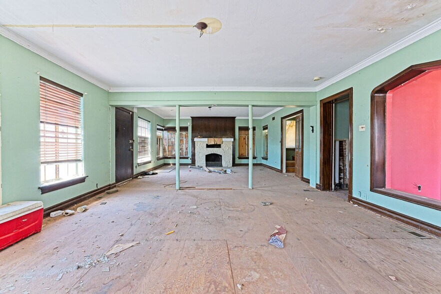 More Photos Of 400 SW 28th St, Oklahoma City Specialty For Sale