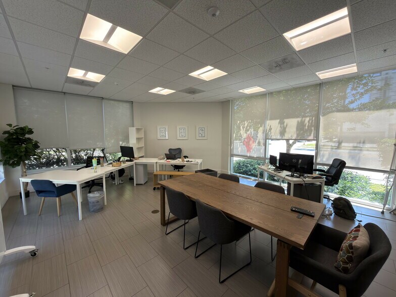 More Photos Of 2140 NE 2nd Ave, Miami Auto Repair For Lease