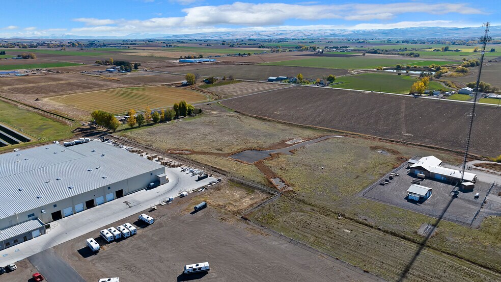 More Photos Of 3750 3250 E, Kimberly Land For Lease