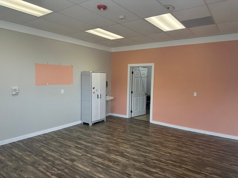 More Photos Of 1210 Noccalula Rd, Gadsden Freestanding For Sale