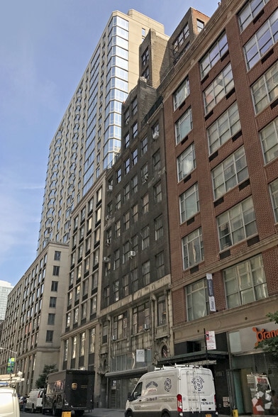 Primary Photo Of 323-325 W 37th St, New York Office For Lease