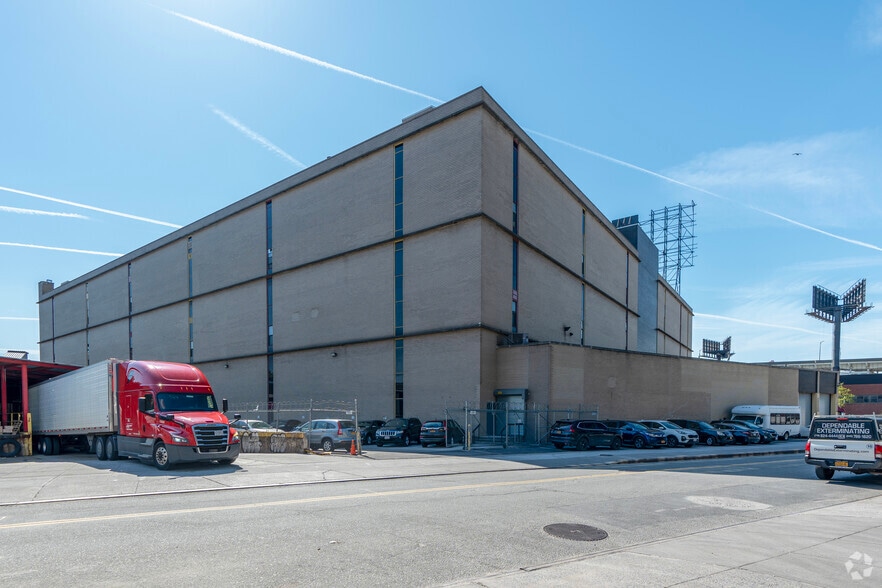 More Photos Of 27-11 49th Ave, Long Island City Manufacturing For Lease