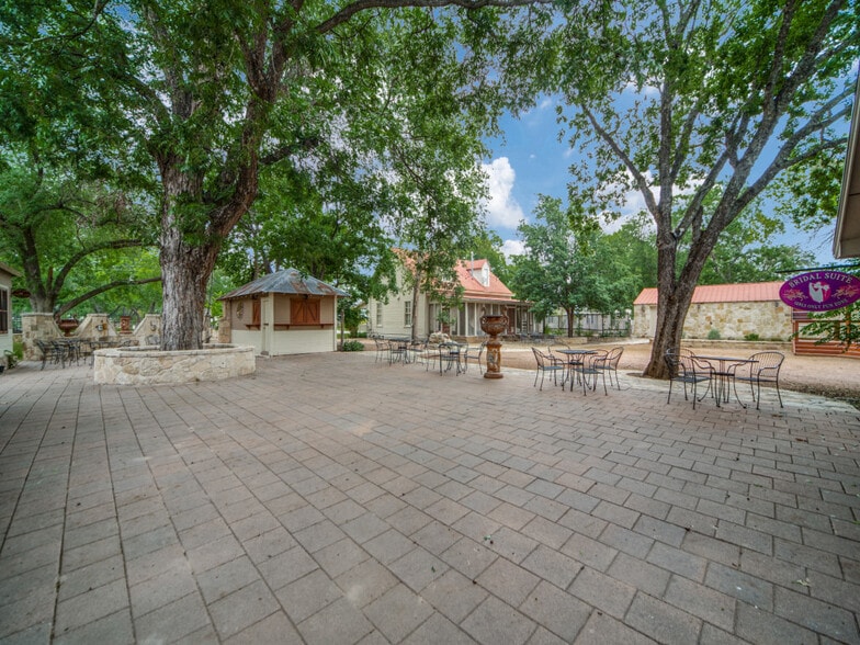 More Photos Of 331 Fifth St, Comfort Religious Facility For Sale