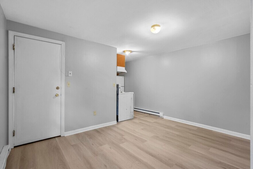 More Photos Of 451 Divinity St, Bristol Apartments For Sale