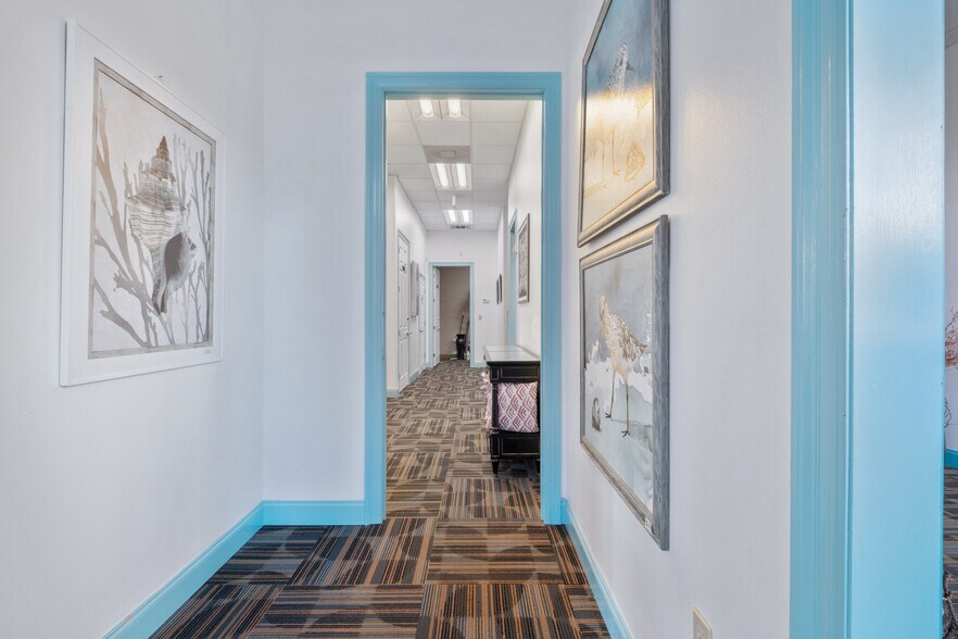 More Photos Of 503A Harbor Blvd, Destin Flex For Lease