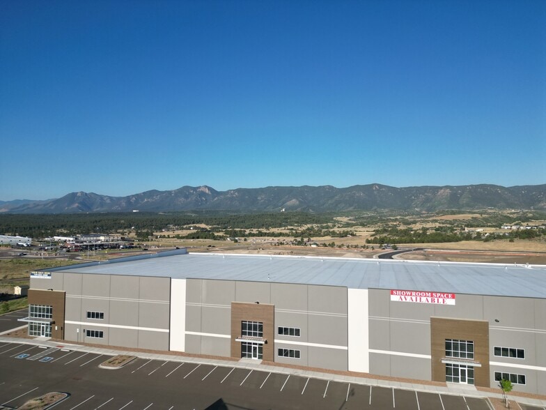 More Photos Of 15707 Terrazzo dr, Colorado Springs Showroom For Lease