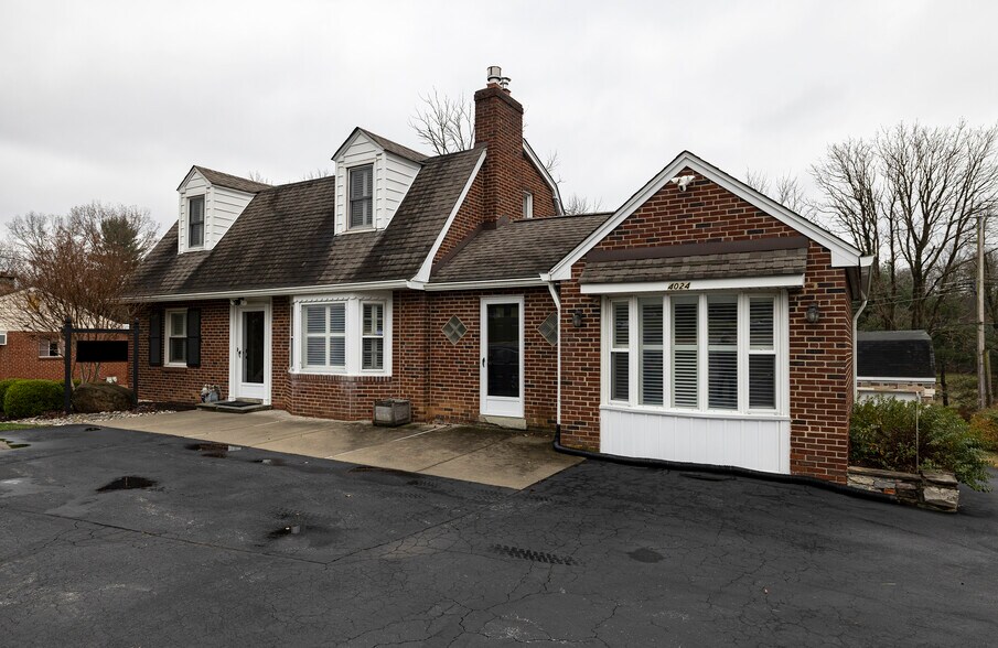 More Photos Of 4024 West Chester Pike, Newtown Square Office For Lease
