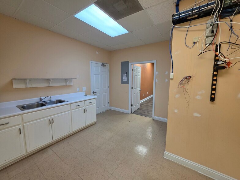 More Photos Of 12220 Panama City Beach Pky, Panama City Beach Office For Lease