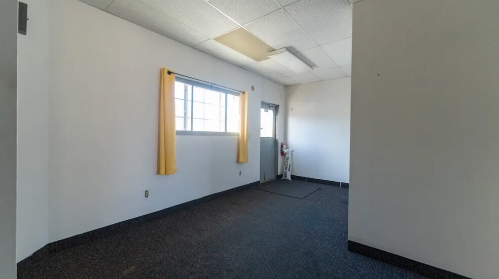 More Photos Of 2011 S Minnesota Ave, Sioux Falls Office For Lease